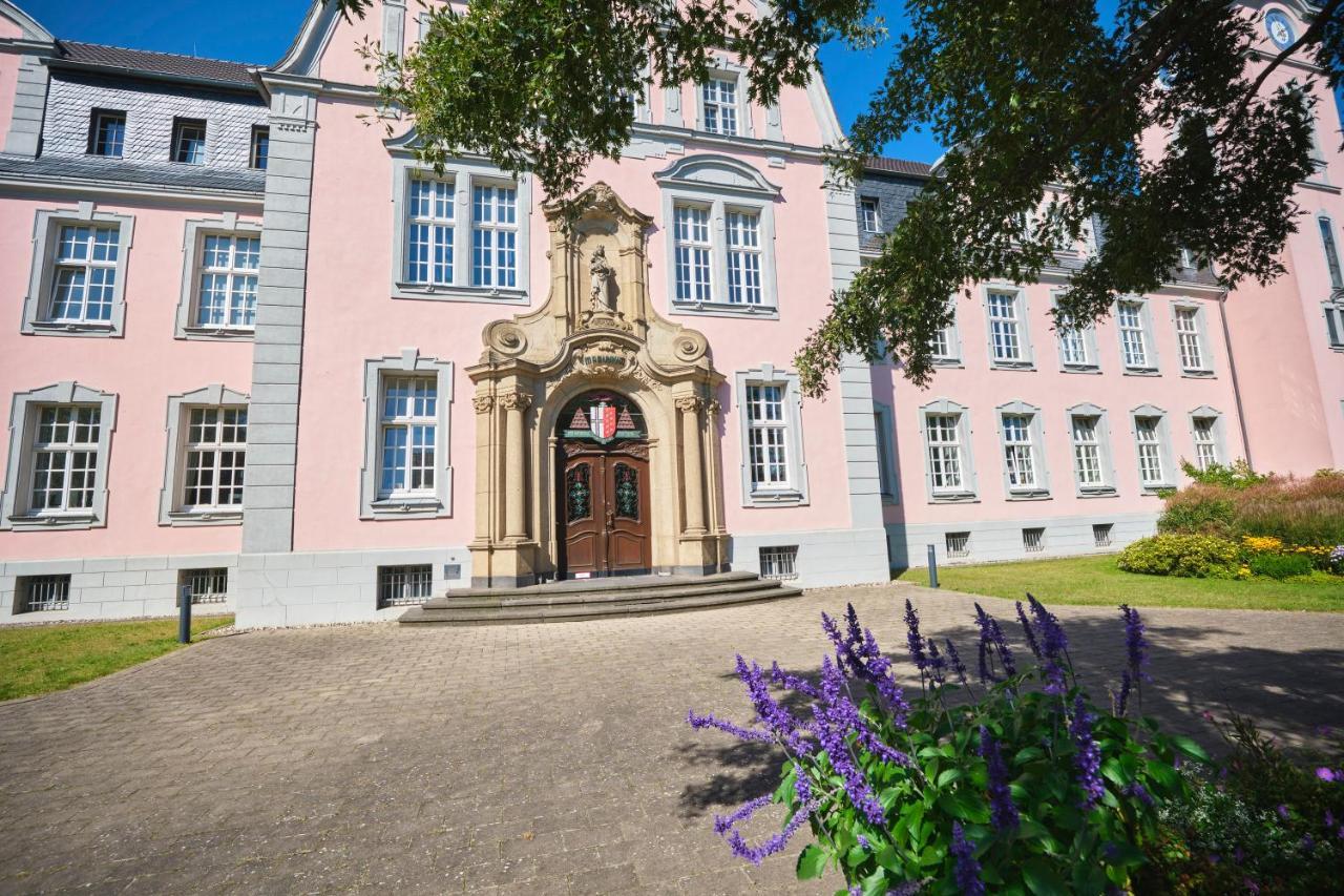 Historisches Deluxe Apartment Im Marianum Нойс Экстерьер фото