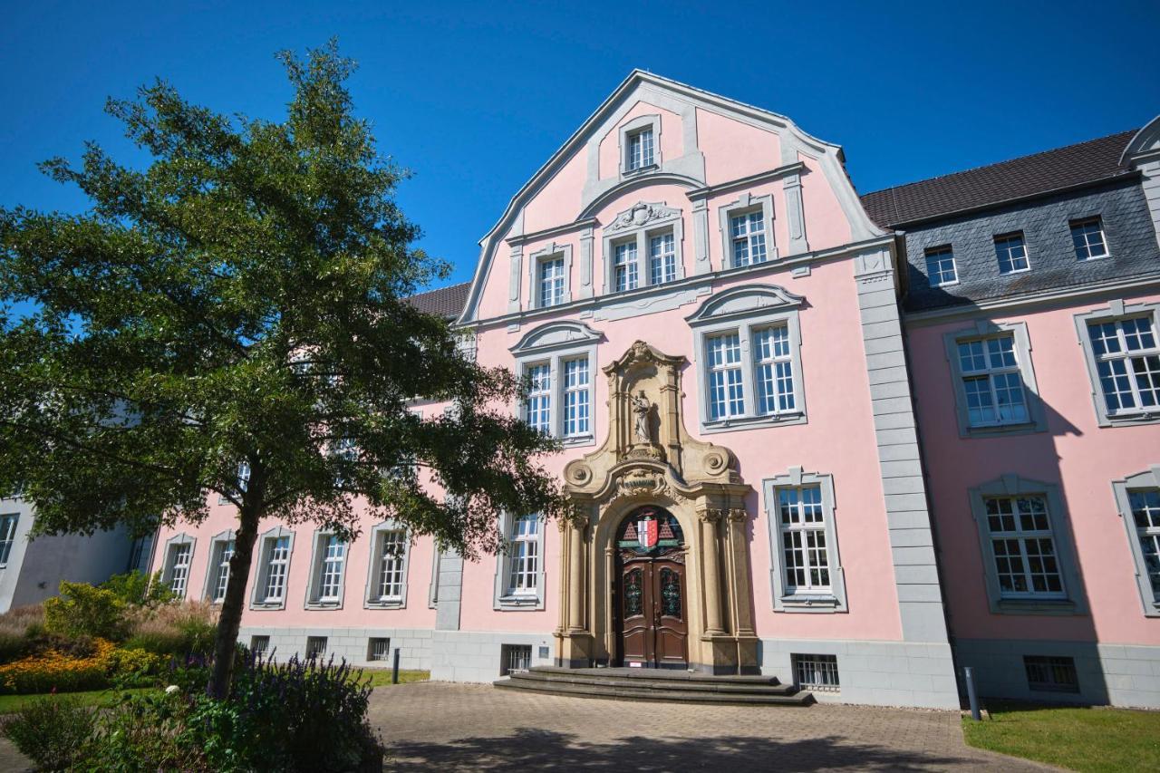 Historisches Deluxe Apartment Im Marianum Нойс Экстерьер фото