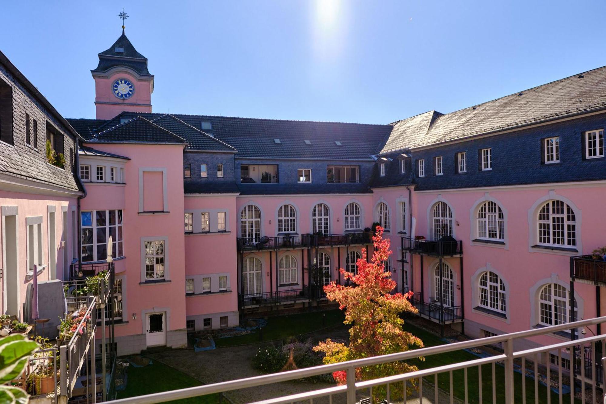 Historisches Deluxe Apartment Im Marianum Нойс Экстерьер фото